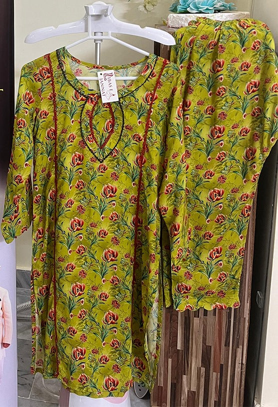 Emerald Blossom – Green Floral Dress with Lace Accents (Linen)